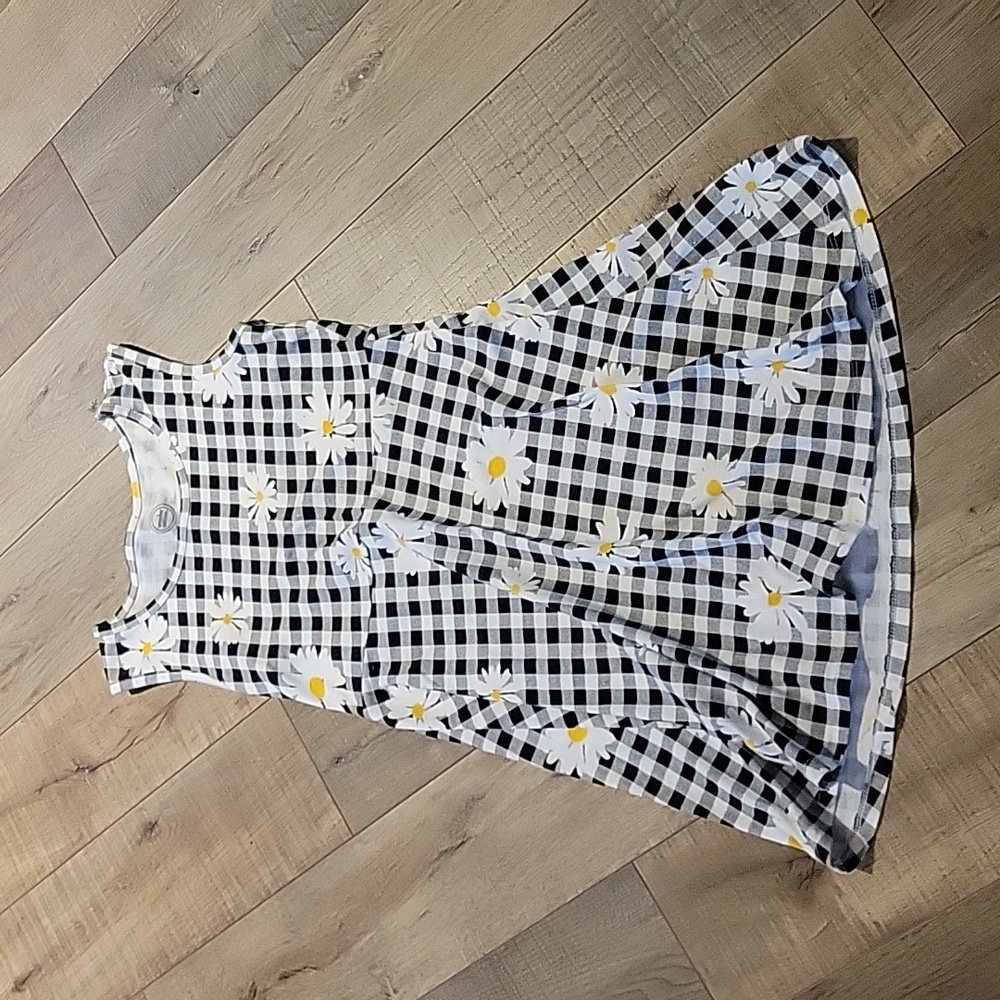 Plaid with daisy flowers dress